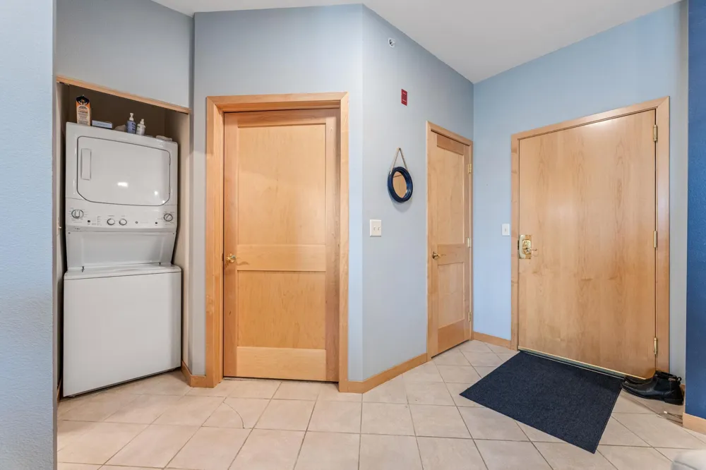 1215 Lakeshore Drive #205 Lake City, MN 55041