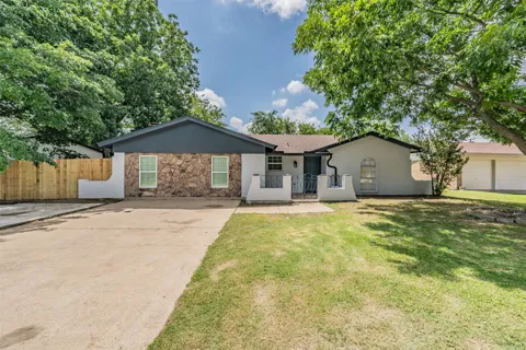 6532 Moonglow Lane