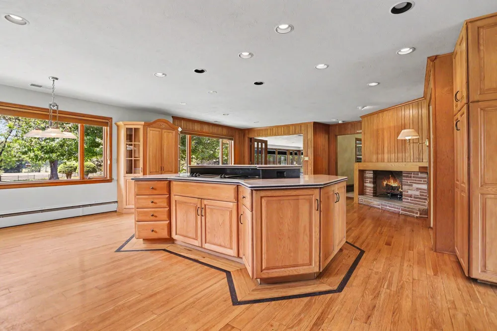 757 Kalamazoo Avenue Marshall, MI 49068