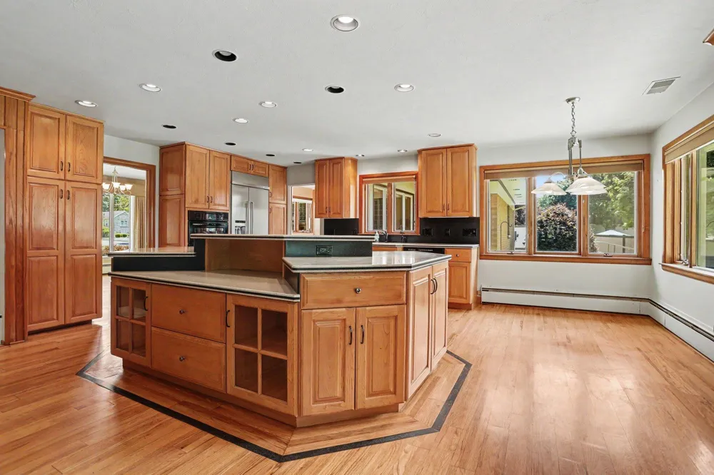 757 Kalamazoo Avenue Marshall, MI 49068