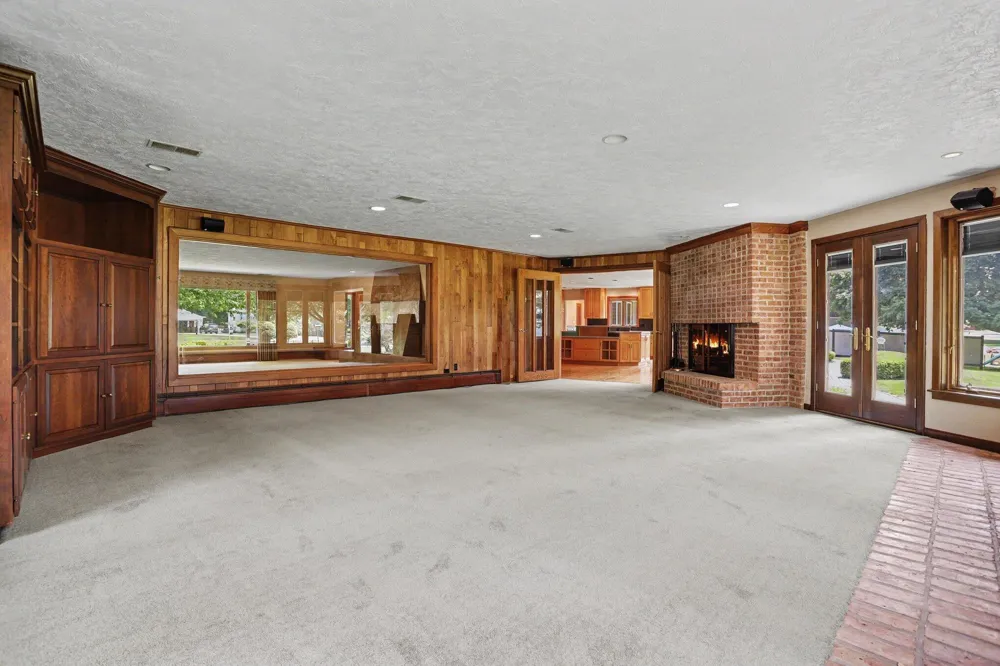 757 Kalamazoo Avenue Marshall, MI 49068