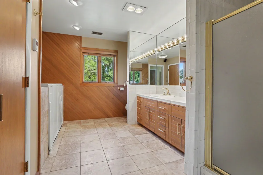 757 Kalamazoo Avenue Marshall, MI 49068