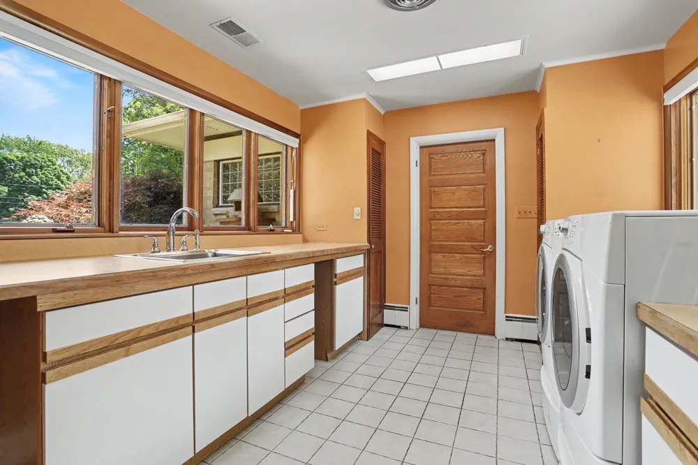 757 Kalamazoo Avenue Marshall, MI 49068