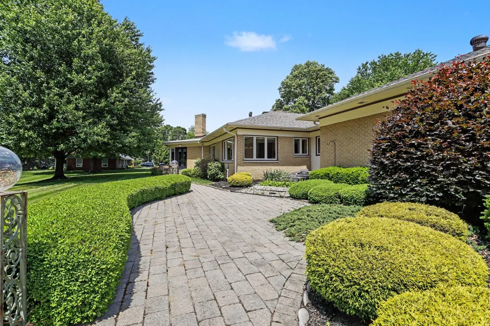757 Kalamazoo Avenue Marshall, MI 49068