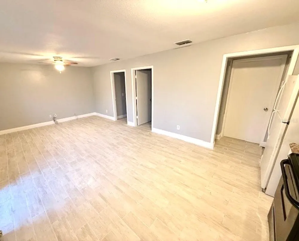 5228 CHERRY AVENUE #B Seffner, FL 33584