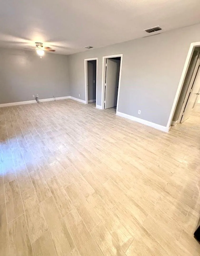 5228 CHERRY AVENUE #B Seffner, FL 33584