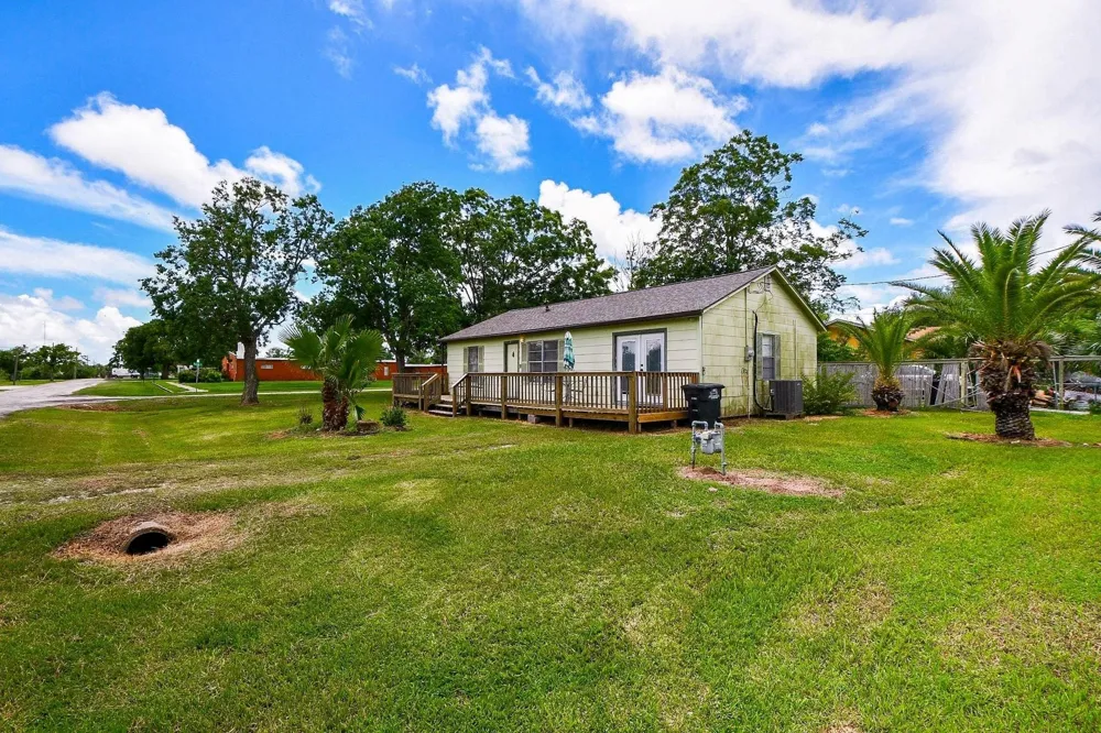 1301 2nd Street Palacios, TX 77465