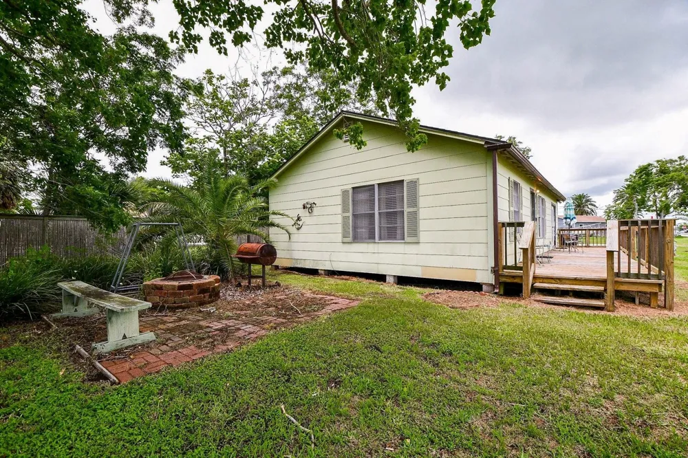 1301 2nd Street Palacios, TX 77465