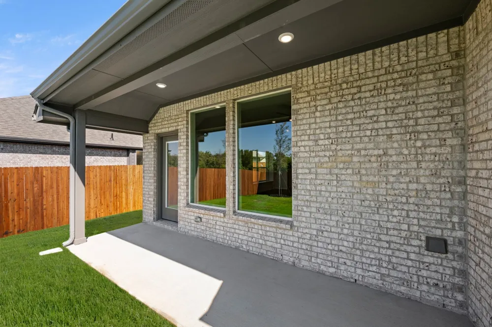 1004 Birchwood Drive Crowley, TX 76036