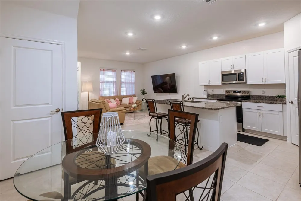 10807 E FORT WHITE COURT Tampa, FL 33647