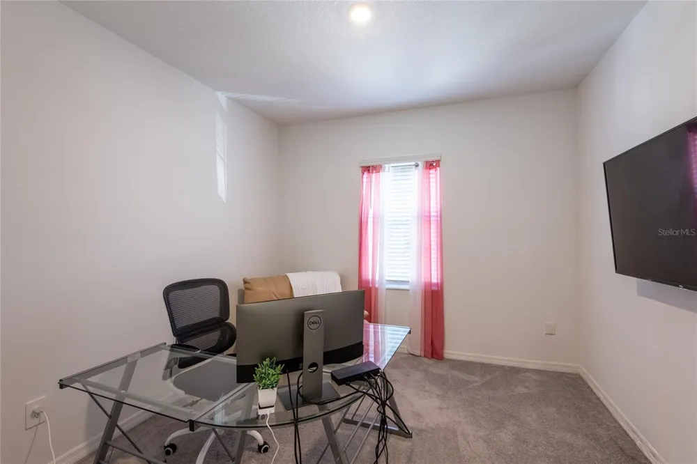 10807 E FORT WHITE COURT Tampa, FL 33647