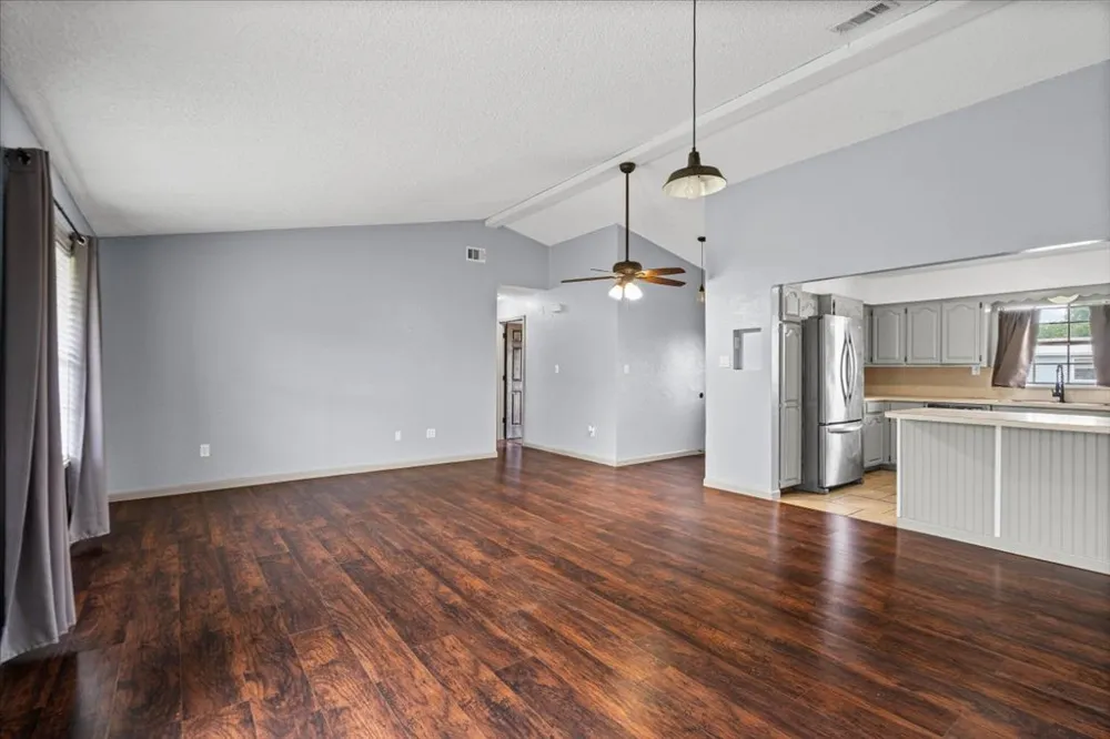 650 W Austin Road Luling, TX 78648