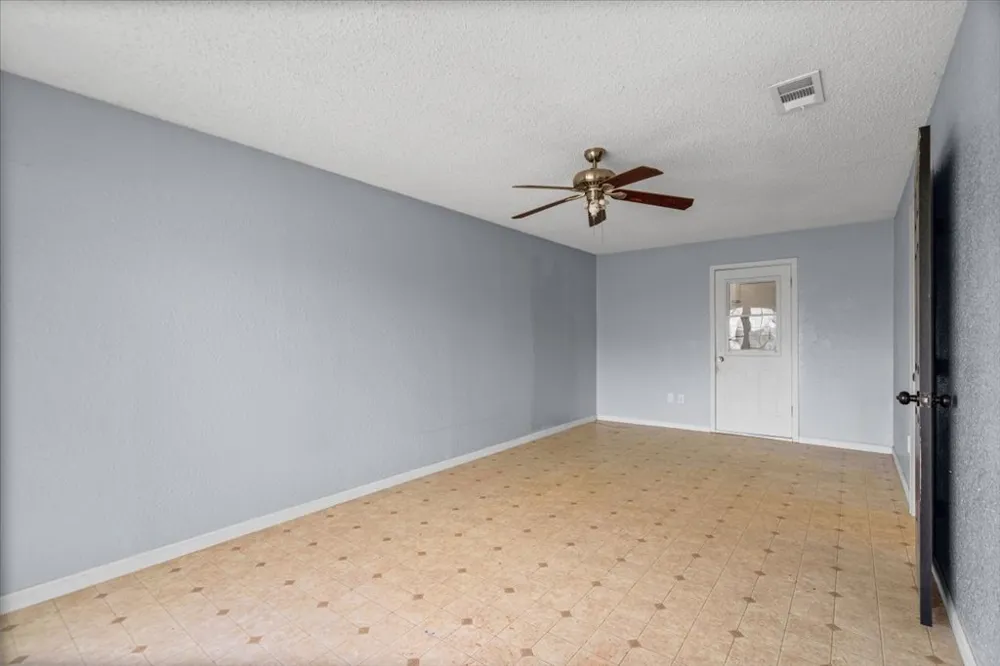 650 W Austin Road Luling, TX 78648