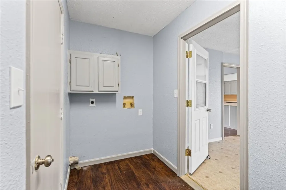 650 W Austin Road Luling, TX 78648