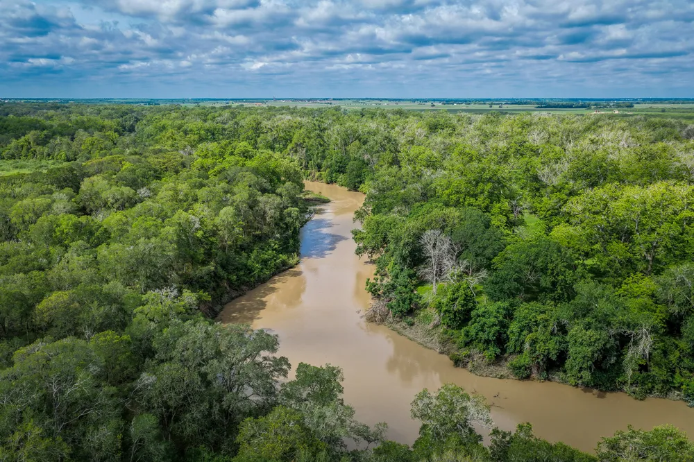343 CR 343 Gonzales, TX 78629