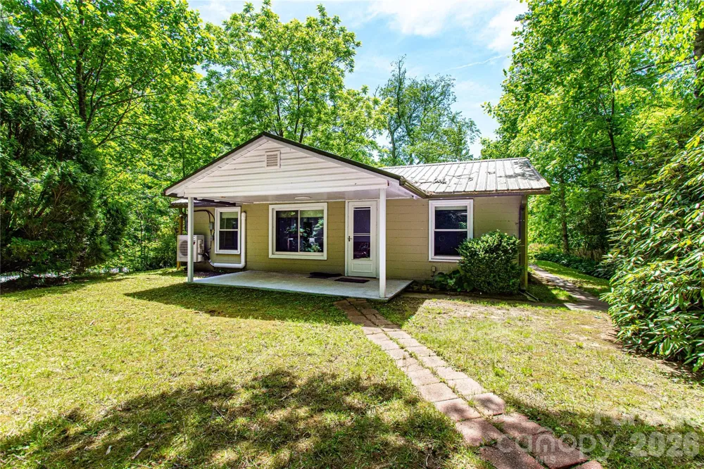 2603 Kim Miller Road Lake Toxaway, NC 28747