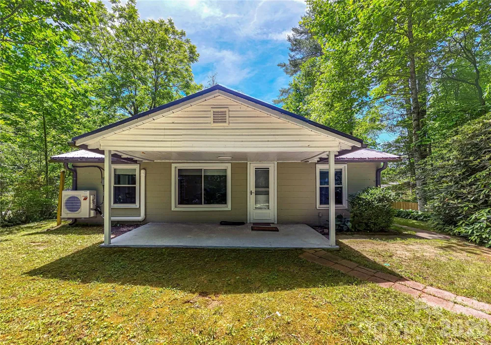 2603 Kim Miller Road Lake Toxaway, NC 28747