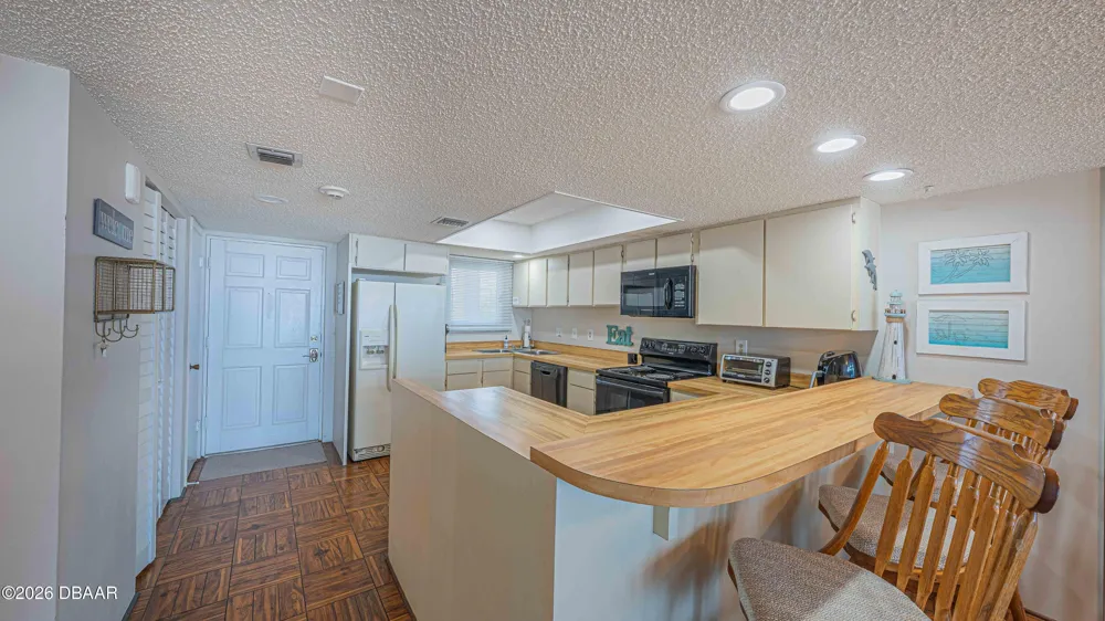 3831 S Atlantic Avenue #205 Daytona Beach Shores, FL 32118