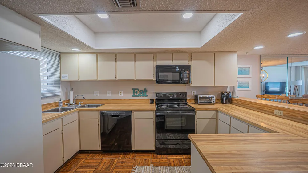 3831 S Atlantic Avenue #205 Daytona Beach Shores, FL 32118