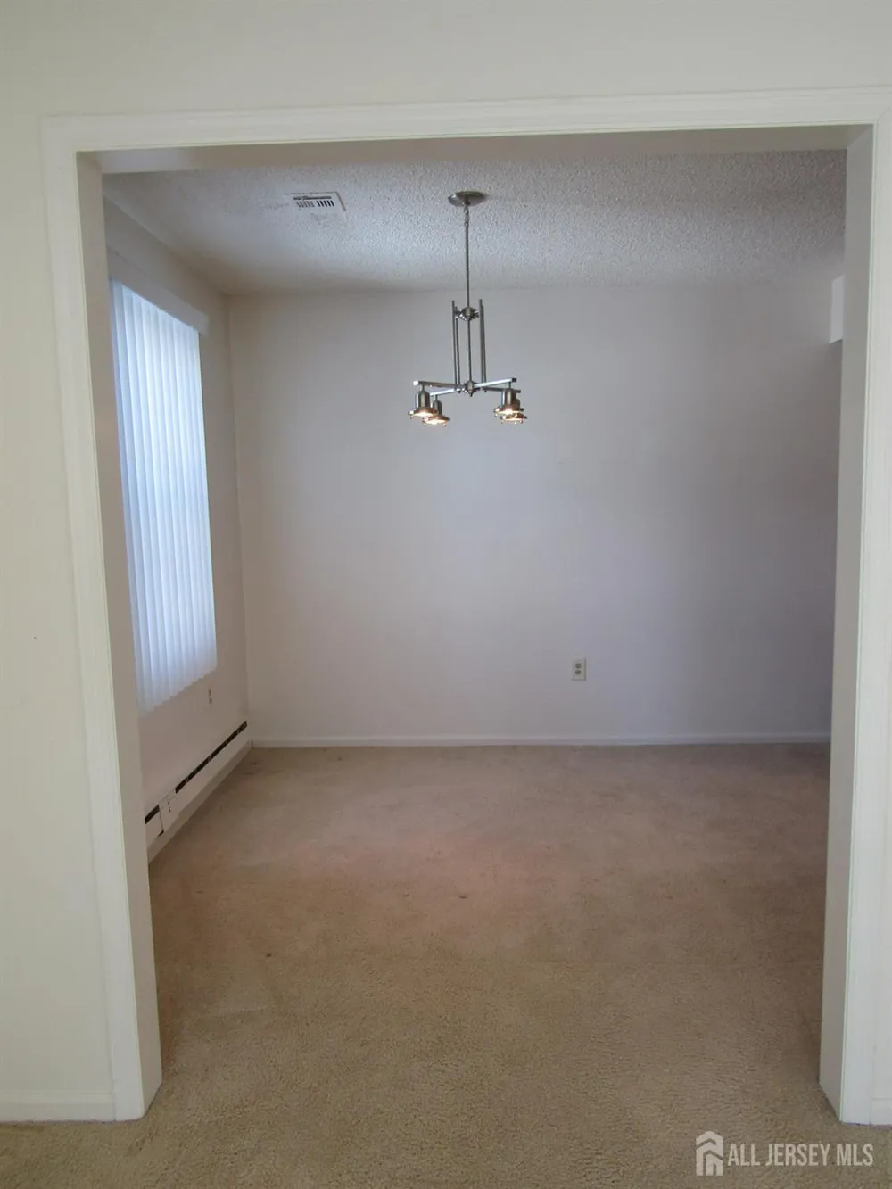 538 Sutton Way Monroe, NJ 08831