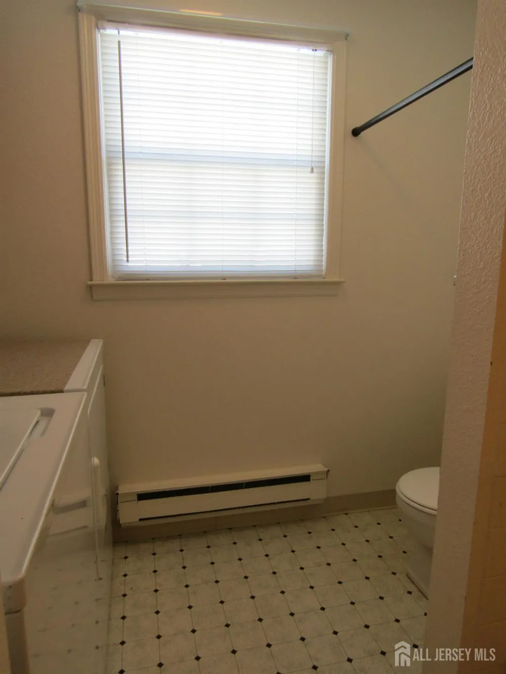 538 Sutton Way Monroe, NJ 08831