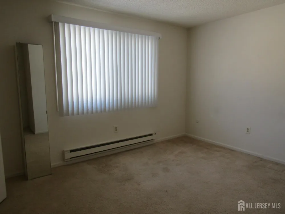 538 Sutton Way Monroe, NJ 08831