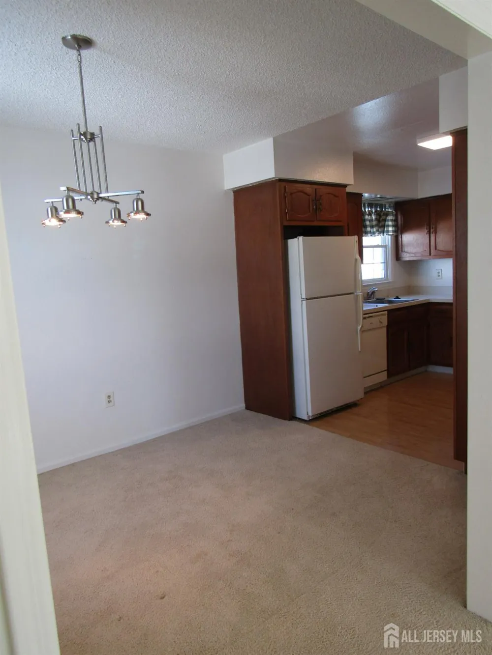 538 Sutton Way Monroe, NJ 08831