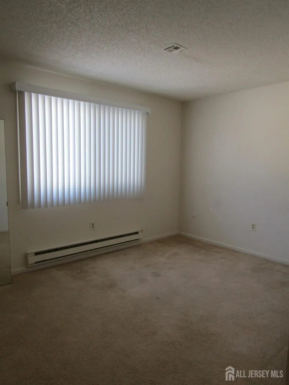 538 Sutton Way Monroe, NJ 08831