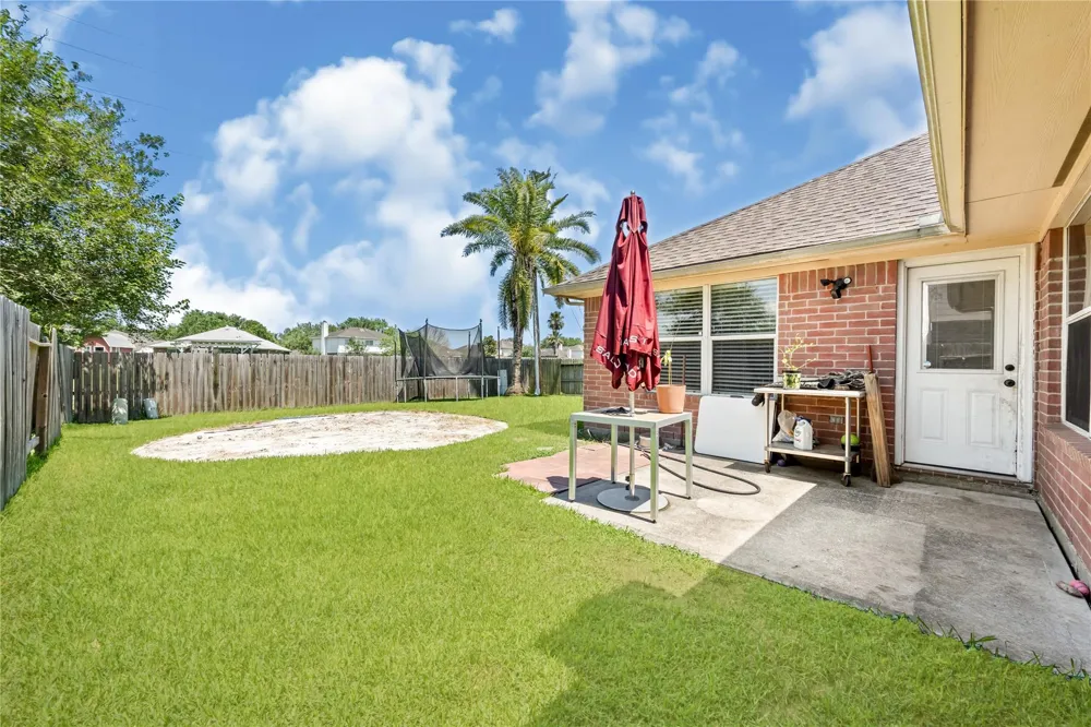 327 Mammoth Springs Lane Dickinson, TX 77539