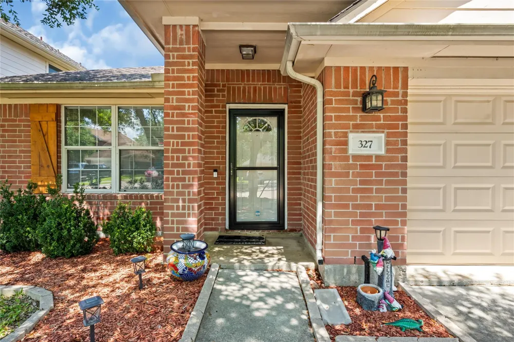 327 Mammoth Springs Lane Dickinson, TX 77539