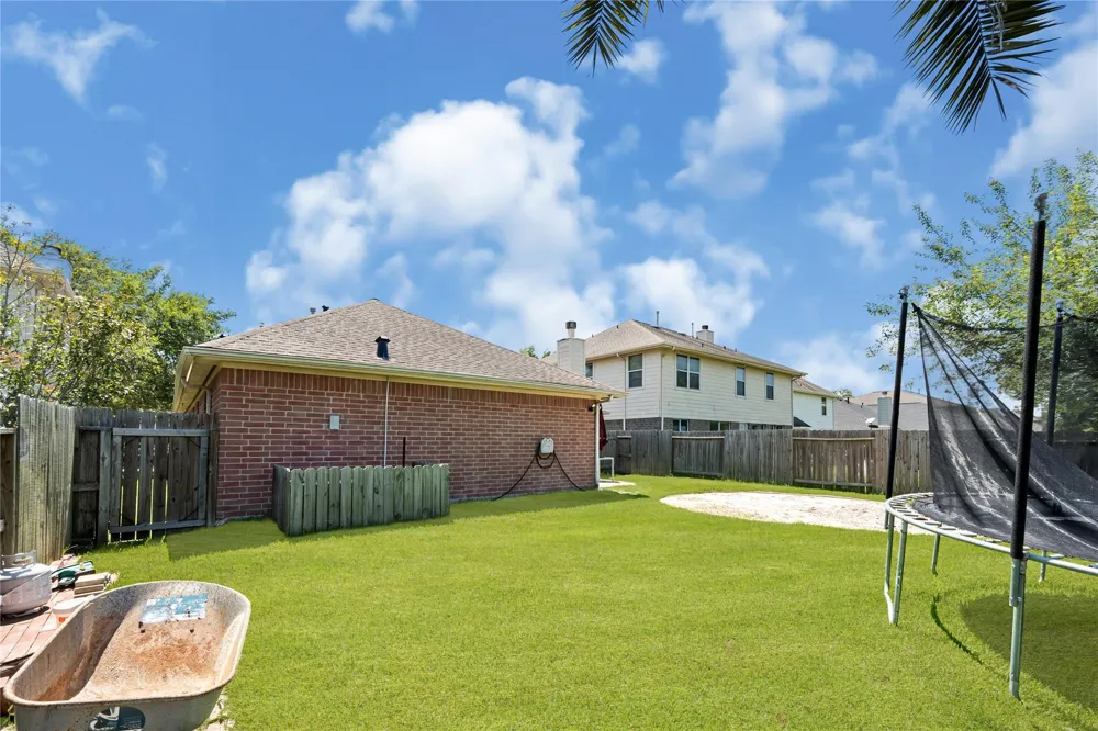327 Mammoth Springs Lane Dickinson, TX 77539
