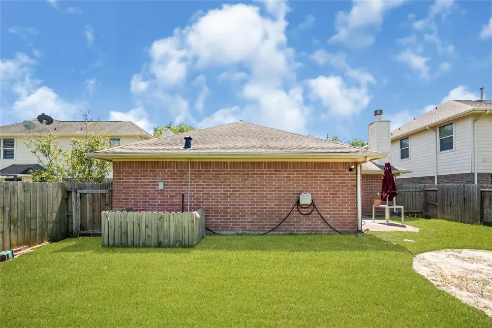327 Mammoth Springs Lane Dickinson, TX 77539