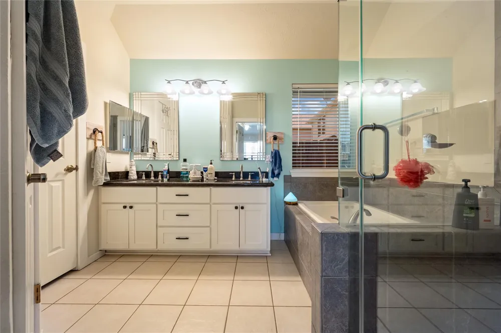 327 Mammoth Springs Lane Dickinson, TX 77539