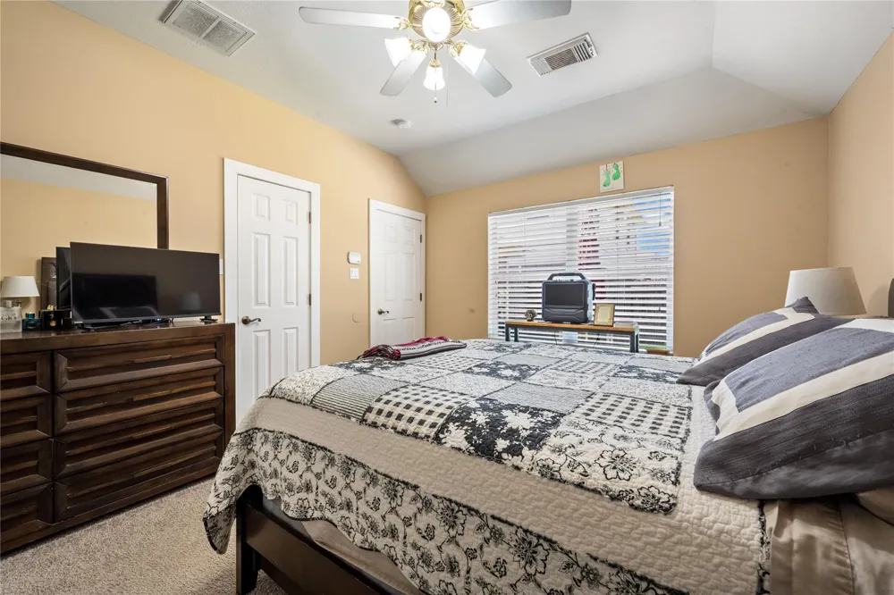327 Mammoth Springs Lane Dickinson, TX 77539
