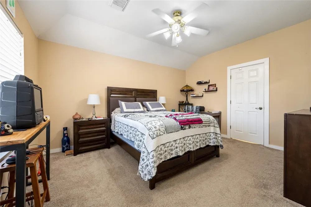 327 Mammoth Springs Lane Dickinson, TX 77539