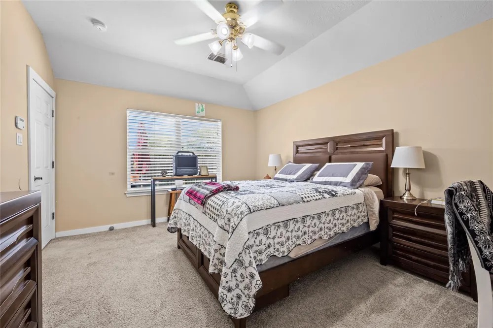 327 Mammoth Springs Lane Dickinson, TX 77539