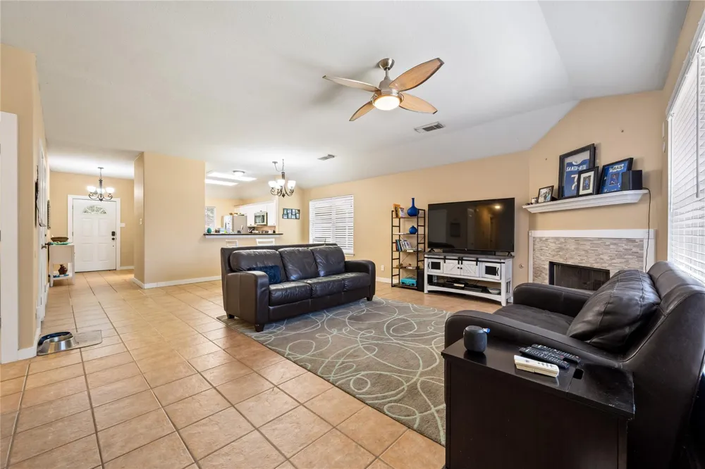 327 Mammoth Springs Lane Dickinson, TX 77539