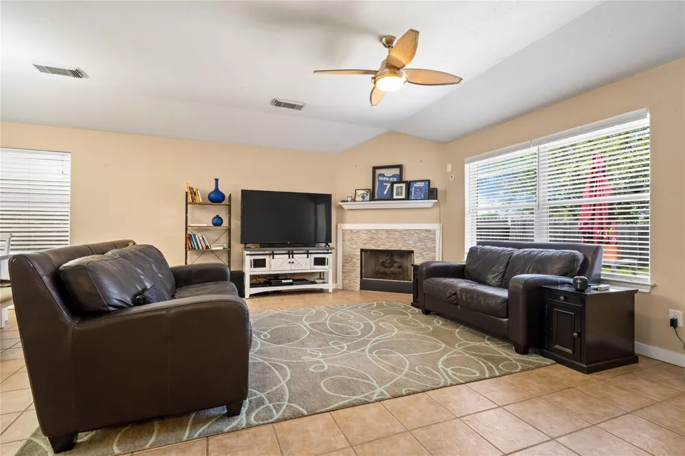 327 Mammoth Springs Lane Dickinson, TX 77539