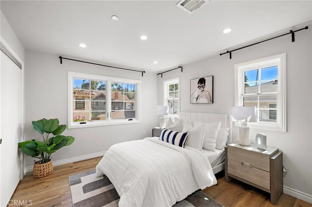 1976 Huntington Drive South Pasadena, CA 91030