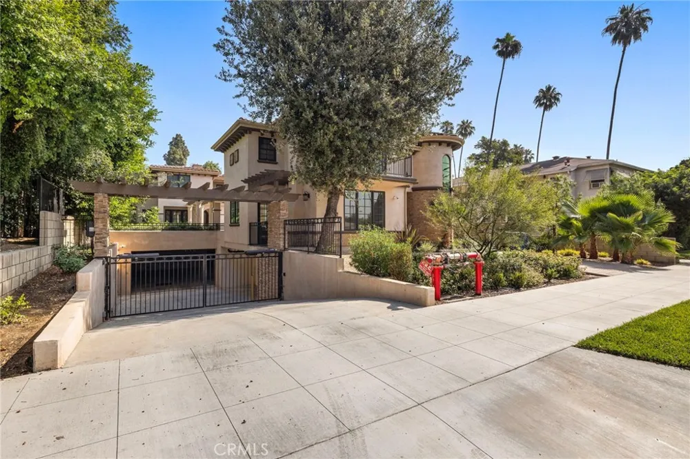 1976 Huntington Drive South Pasadena, CA 91030