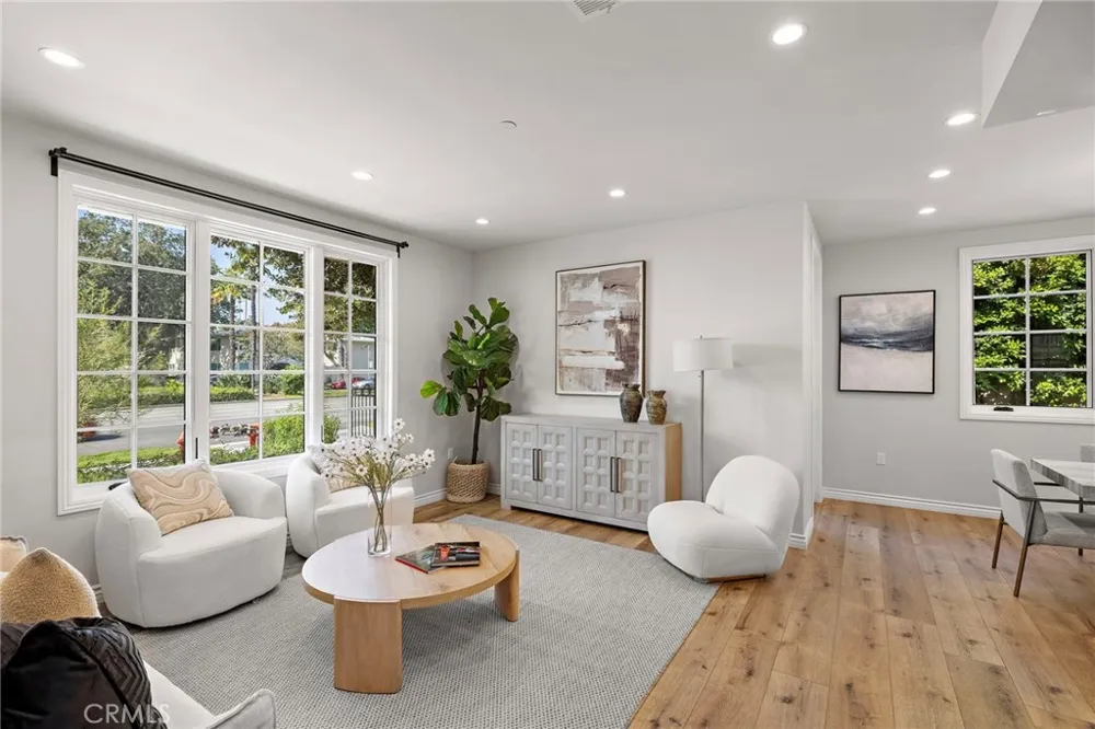 1976 Huntington Drive South Pasadena, CA 91030