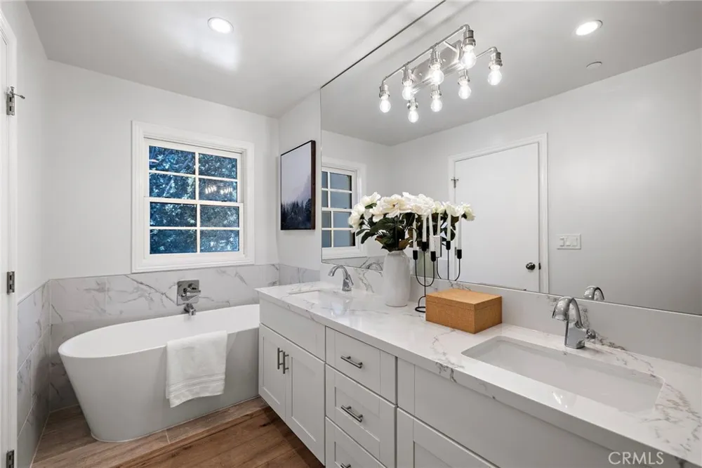 1976 Huntington Drive South Pasadena, CA 91030