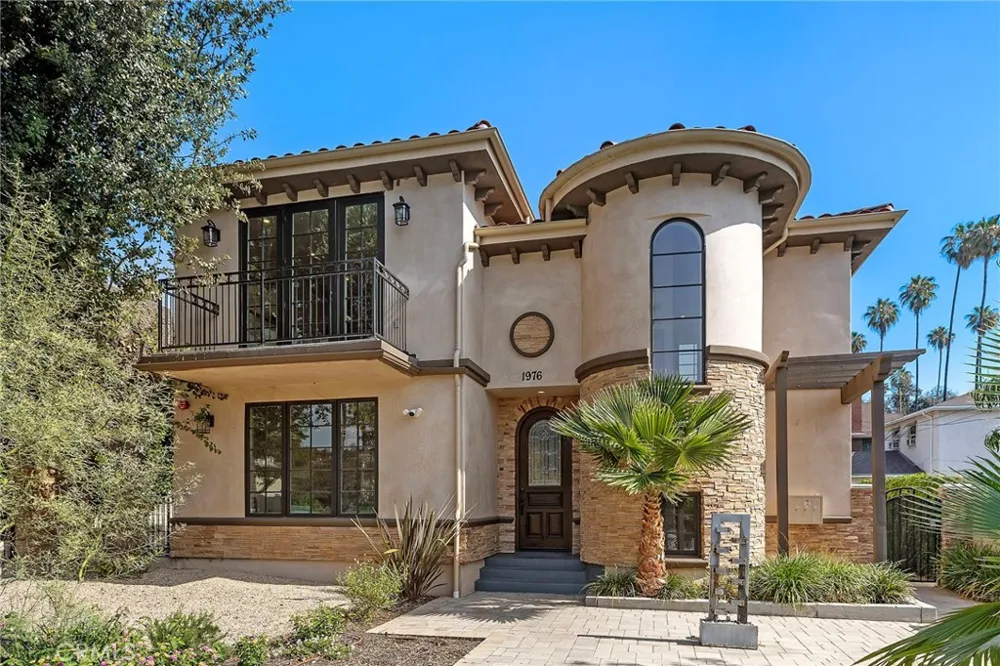 1976 Huntington Drive South Pasadena, CA 91030