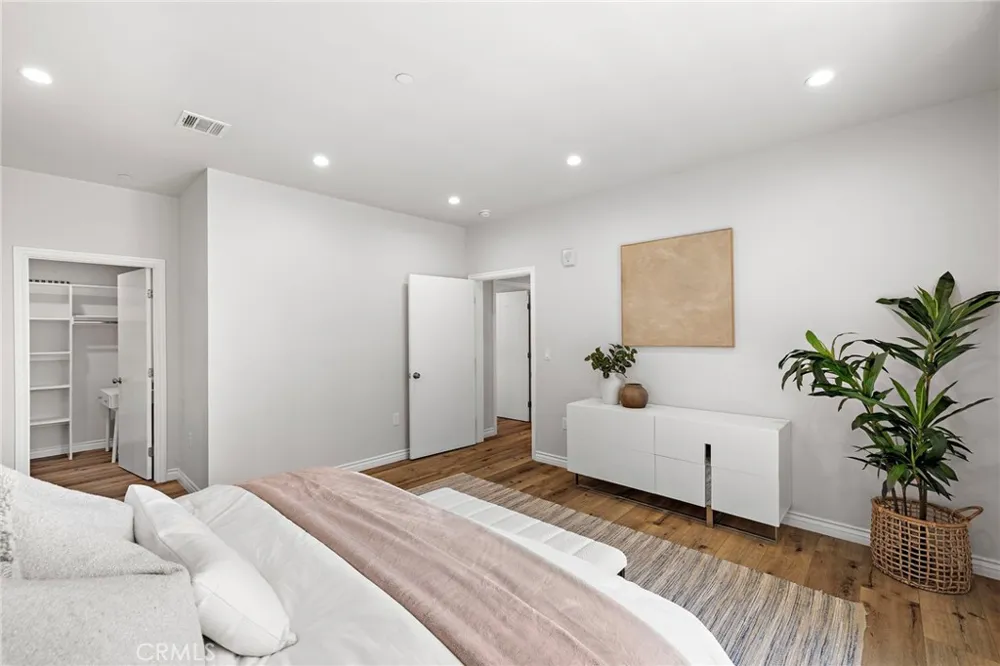1976 Huntington Drive South Pasadena, CA 91030