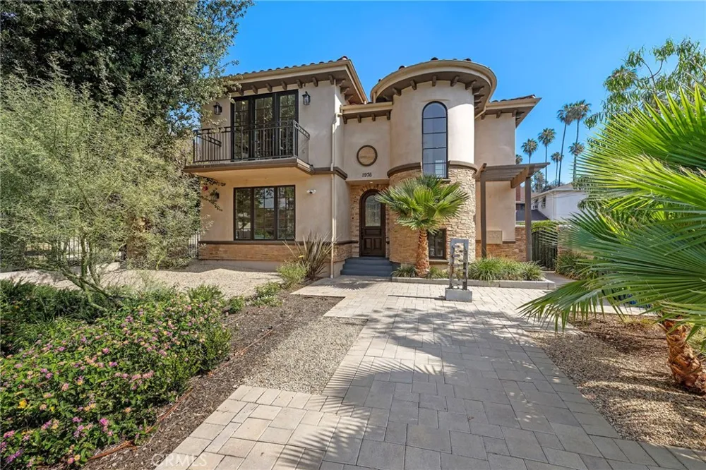 1976 Huntington Drive South Pasadena, CA 91030