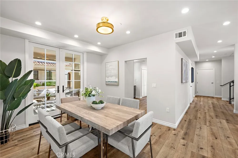 1976 Huntington Drive South Pasadena, CA 91030
