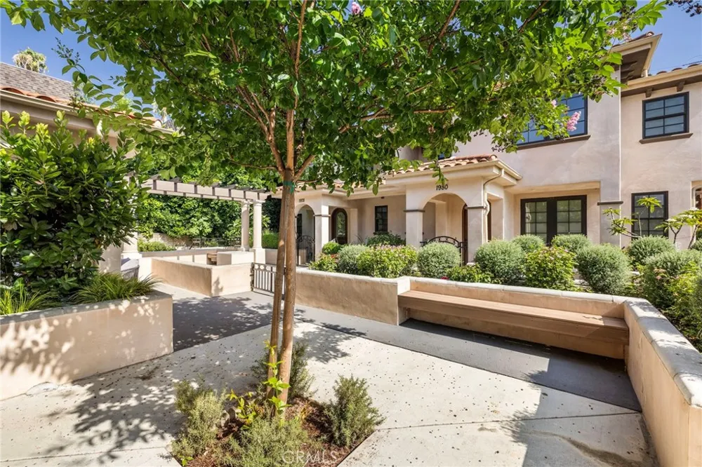 1976 Huntington Drive South Pasadena, CA 91030