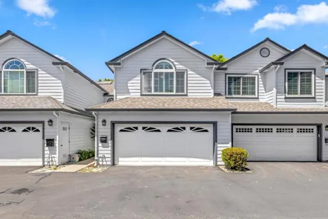 141 Orchard Oak Circle