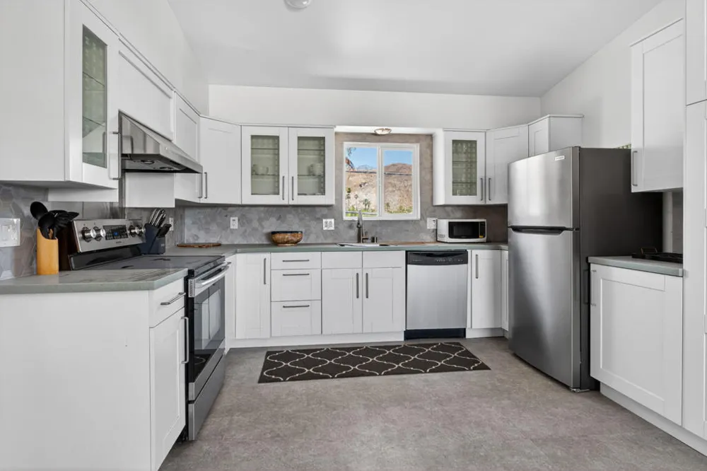 38211 Vista Drive Cathedral City, CA 92234