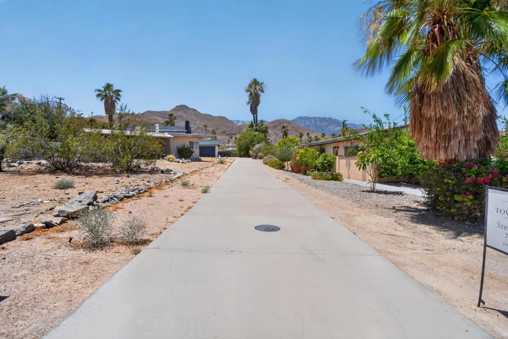 38211 Vista Drive Cathedral City, CA 92234